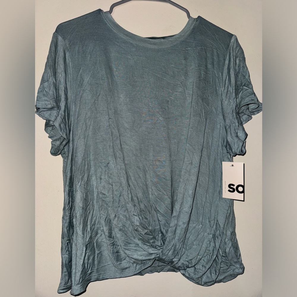 SO Lightweight Top with Lace Back NWT - Size XXL